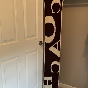 Coach scarf (40%wool) Color- brown and off white